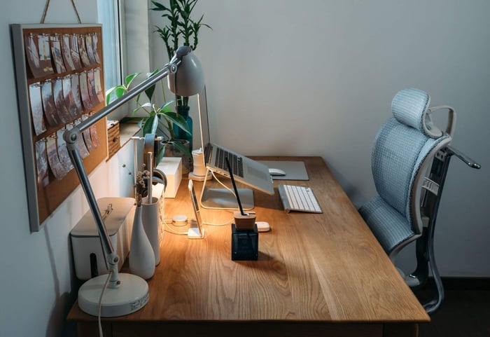 How to Design an Ergonomic Workspace image