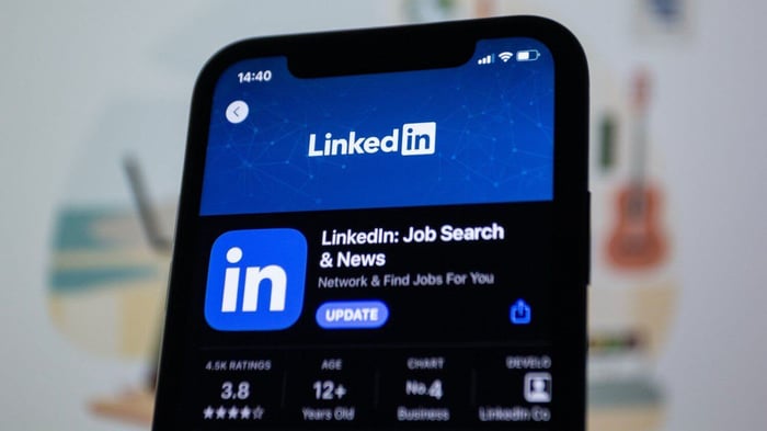 The Ultimate LinkedIn Guide for Software Engineers image